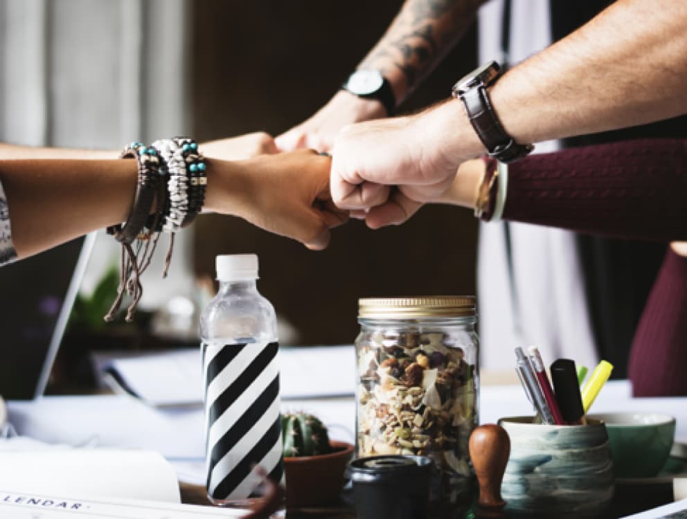 fist-bump@2x fist-bump@2x